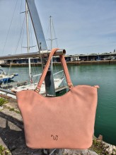 Grand sac Woomen coloris candy disponible chez Evasion Dieppe