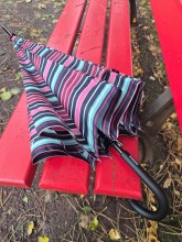 Grand parapluie solide Isotoner disponible chez Evasion Dieppe