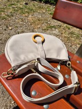Sac bandoulière Woomen coloris craie disponible chez Evasion Dieppe