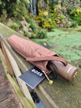 Grand parapluie pliant Hugo Boss disponible chez Evasion Dieppe